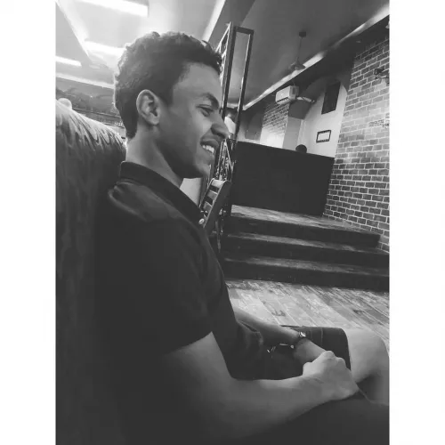 صورة الكاتب: إسلام محمد لمقال معاني الاحتفال بعيد الميلاد